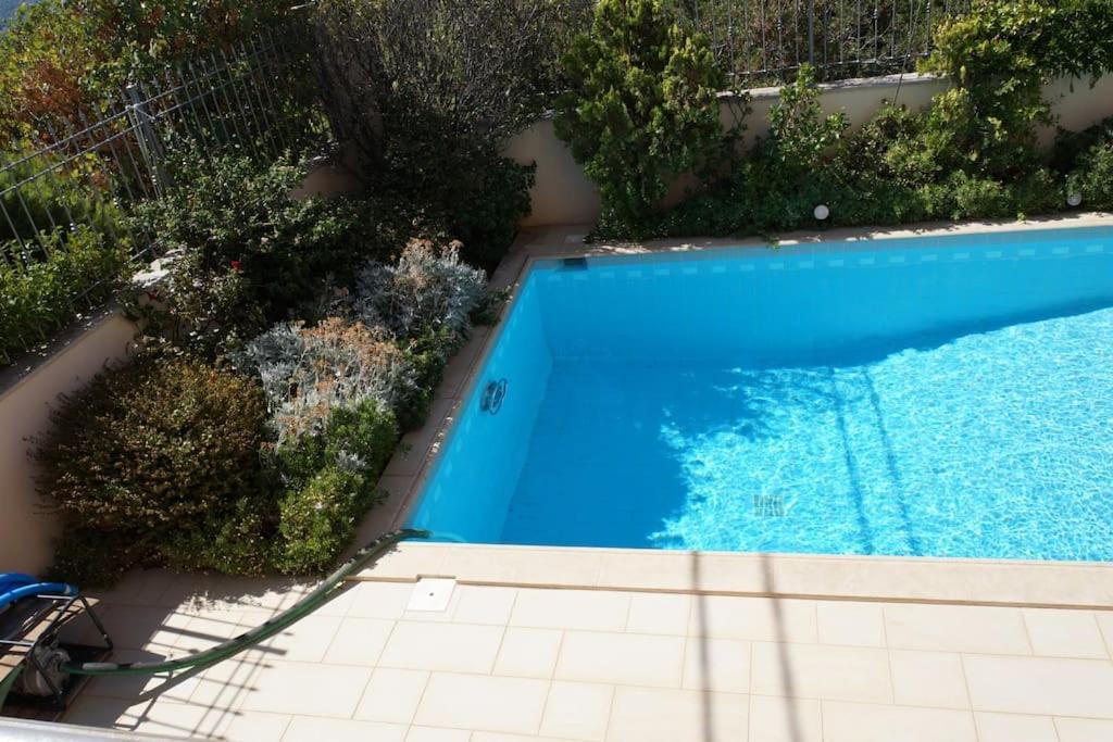 Apartment With A Garden, Bbq, Swimming Pool And Jacuzzi Dhráfi Extérieur photo