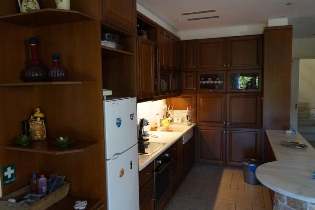 Apartment With A Garden, Bbq, Swimming Pool And Jacuzzi Dhráfi Extérieur photo