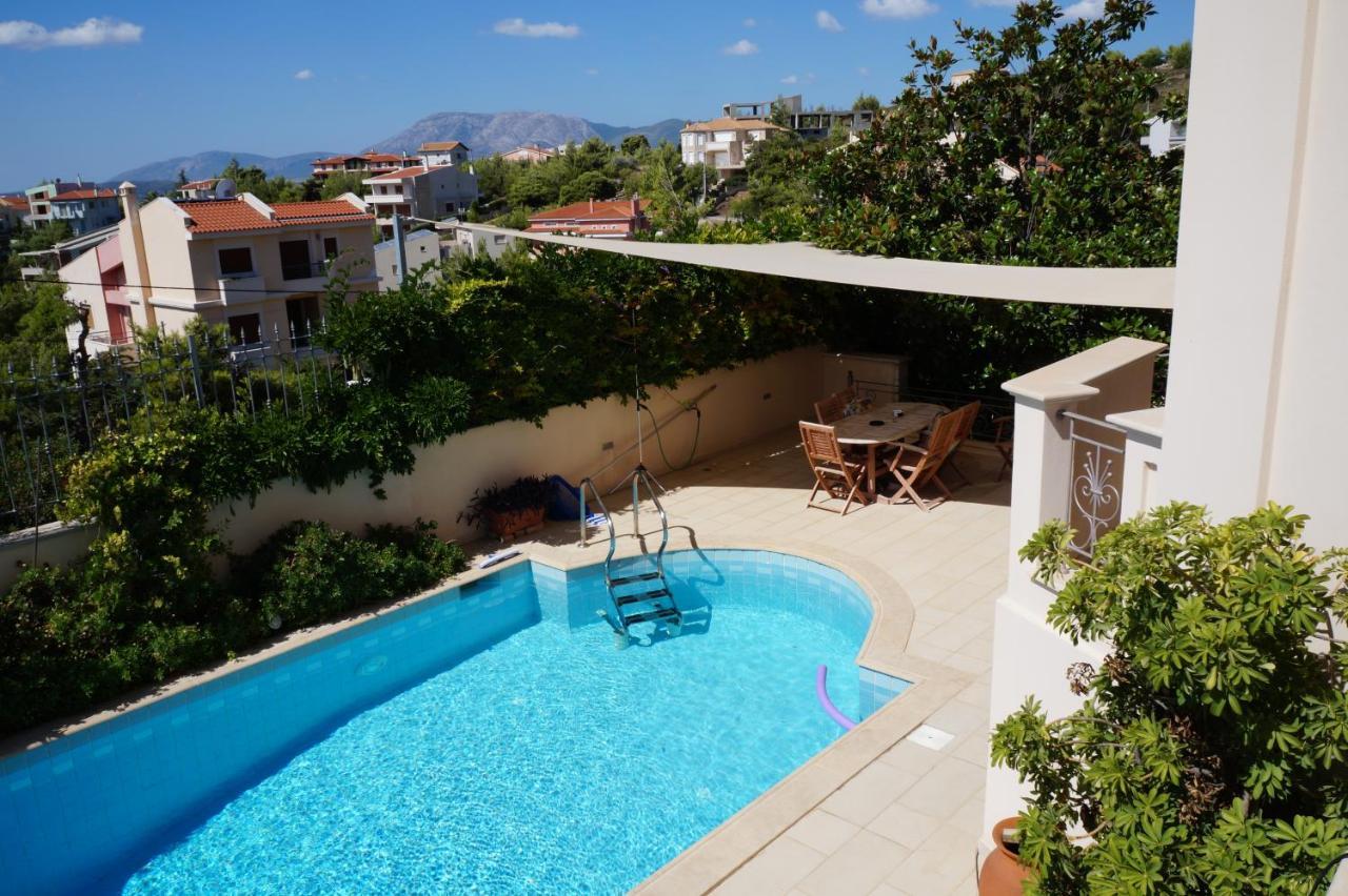 Apartment With A Garden, Bbq, Swimming Pool And Jacuzzi Dhráfi Extérieur photo